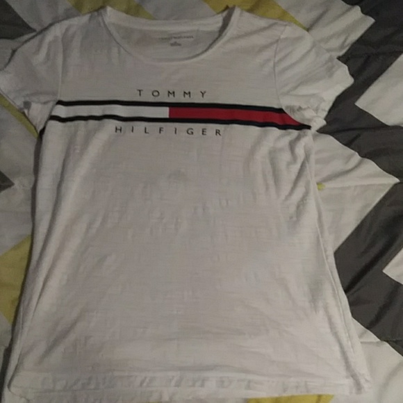 Tommy hifiger t-shirt - Picture 1 of 3